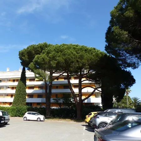 Appartement Le Lavandou, 1 Pièce, 2 Personnes - Fr-1-308-110