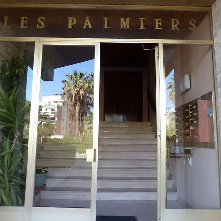 Climatise Avec Balcon A 50m De La - Centre-ville - Fr-1-308-110 Apartment Le Lavandou